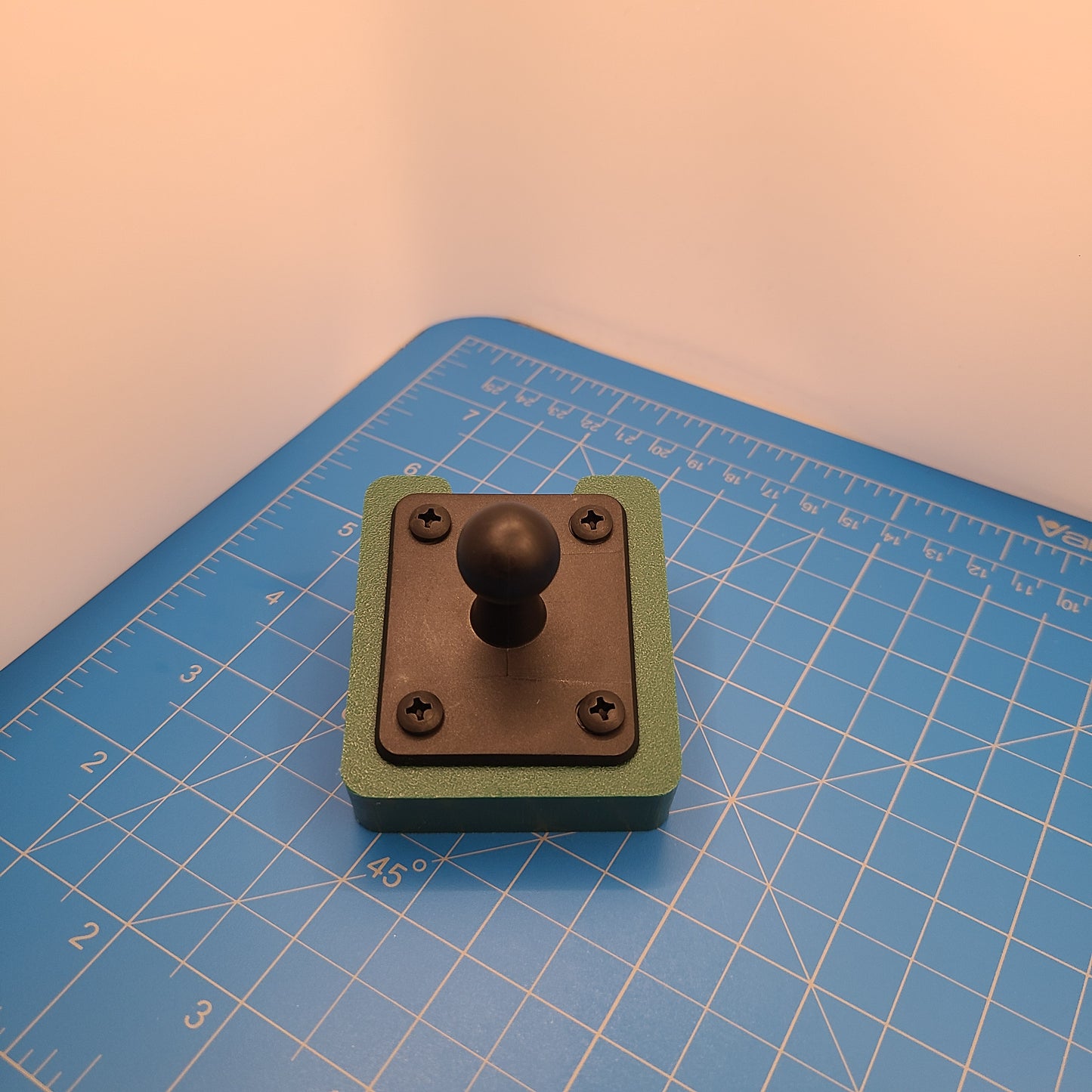 4-Hole AMPS to 17mm Ball Adapter